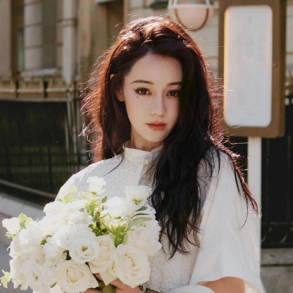 Địch Lệ Nhiệt Ba cổ trang khiến khán giả say đắm không rời mắt