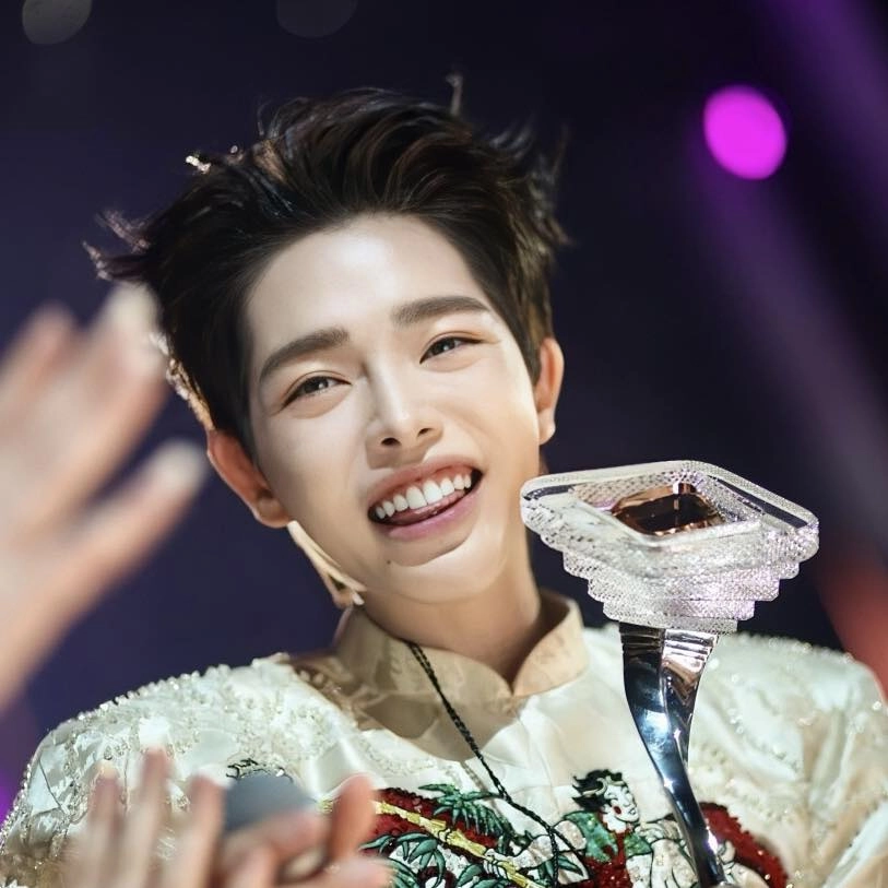 Đức Phúc ca sĩ trẻ tài năng với giọng ca ngọt ngào