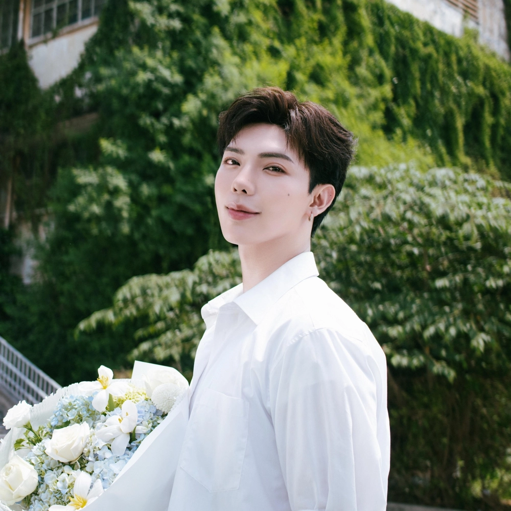 Erik tên thật là gì, anh tên Lê Trung Thành đầy ấn tượng