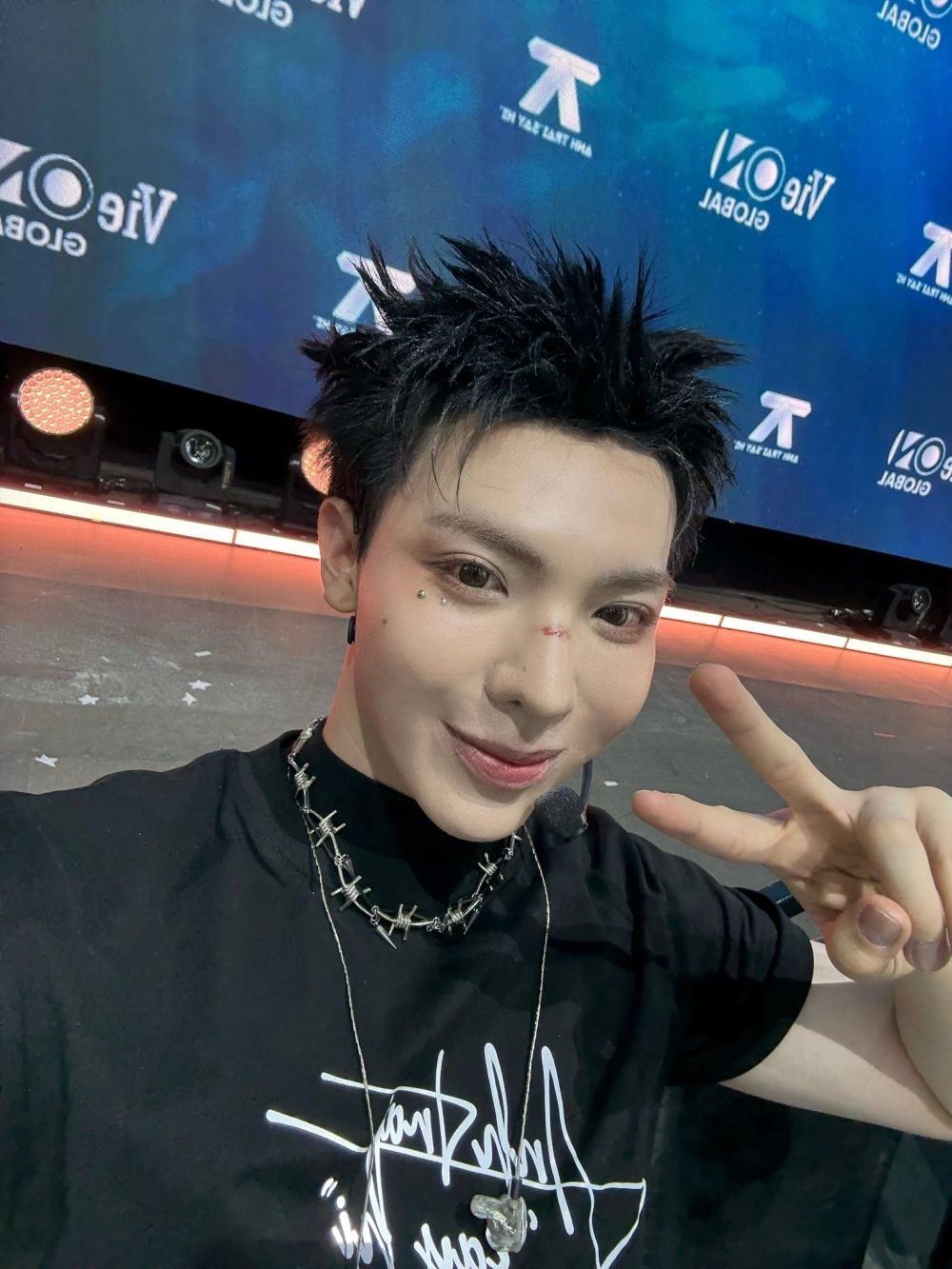 Erik cao bao nhiêu, anh cao 1m75 vóc dáng chuẩn nam thần