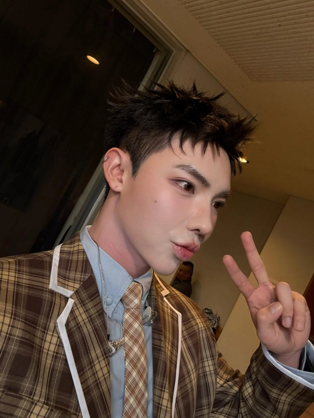 Erik tên đầy đủ, anh tên Lê Trung Thành nghệ danh Erik