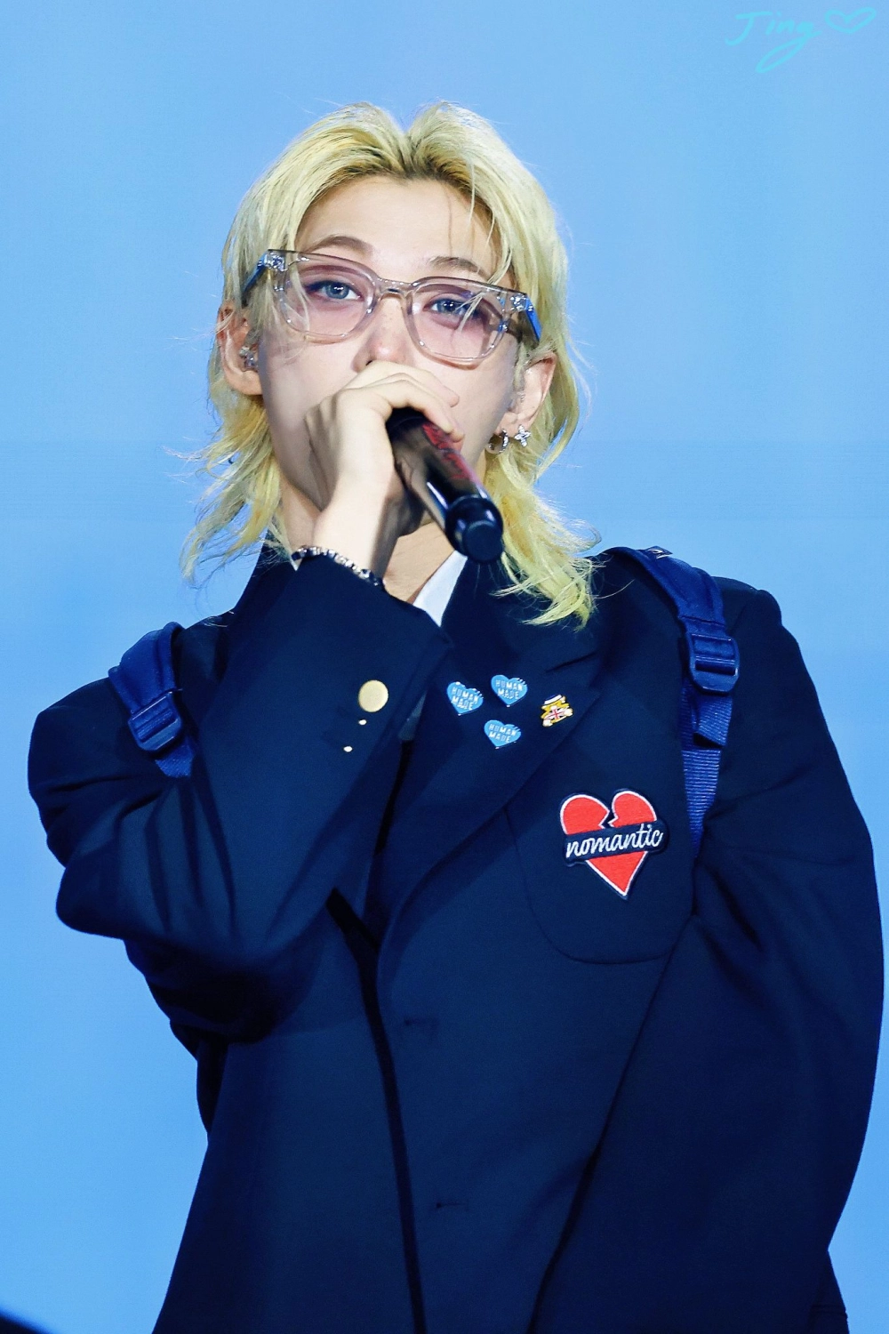 Ảnh Felix Stray Kids lan tỏa thần thái cuốn hút khắp mạng xã hội