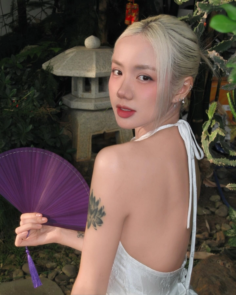 Ảnh mạng gái dáng và thân hình đồng hồ cát quyến rũ