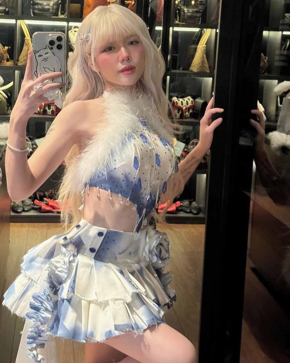 Ảnh mạng gái đẹp K10 và nét đẹp học đường duyên dáng