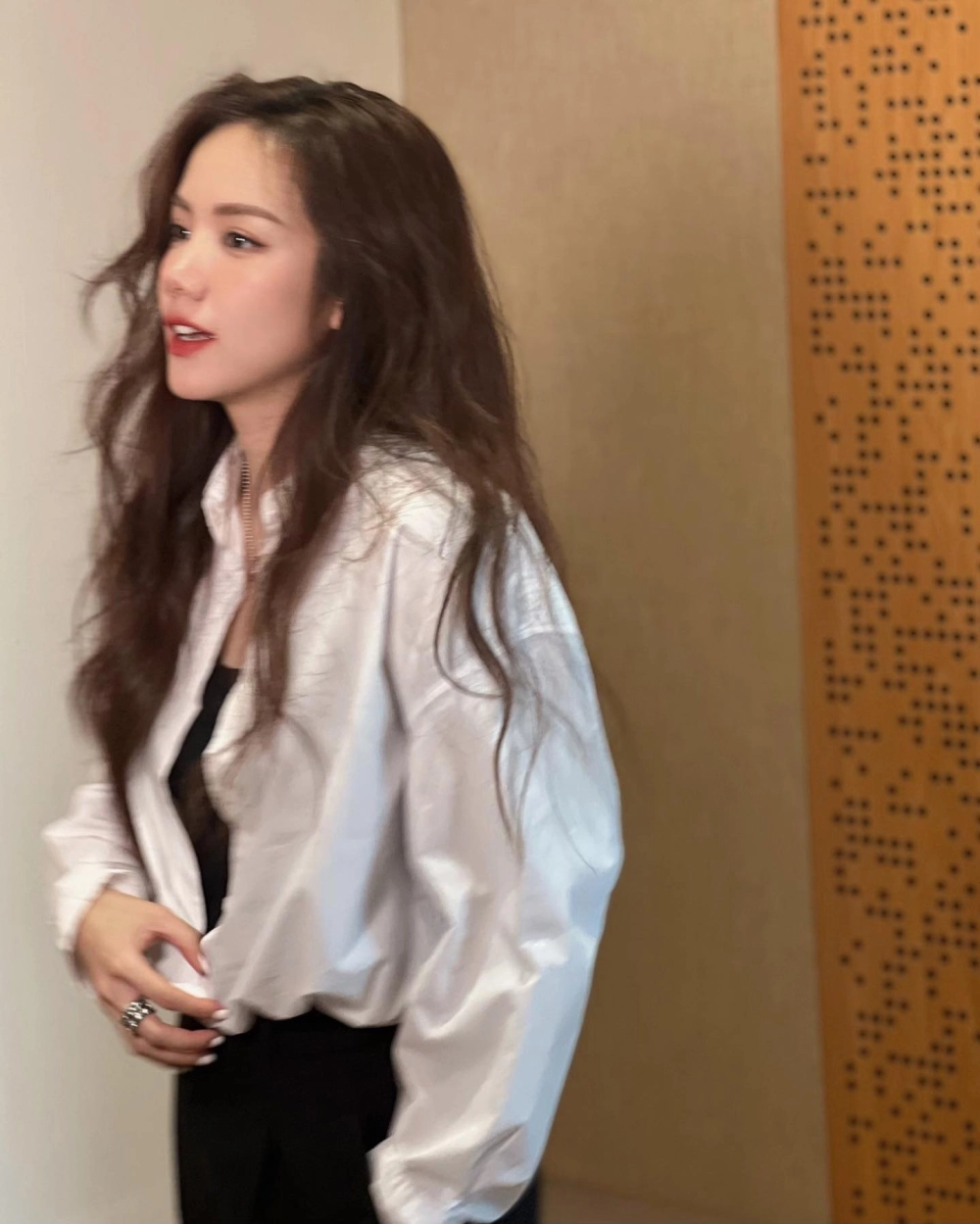 Ảnh mạng con gái xinh và nụ cười tỏa nắng rạng rỡ