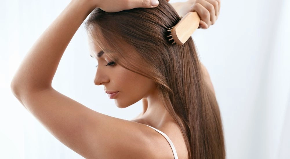 Con gái tóc dài và nét duyên dáng, thanh lịch