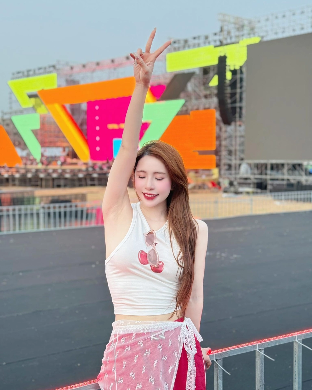 Ảnh gái xinh tóc dài đẹp cute và vẻ đẹp nàng thơ lãng mạn