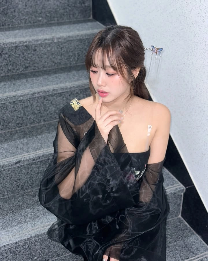 Gái Hàn xinh với làn da trắng sứ và gu thời trang sành điệu