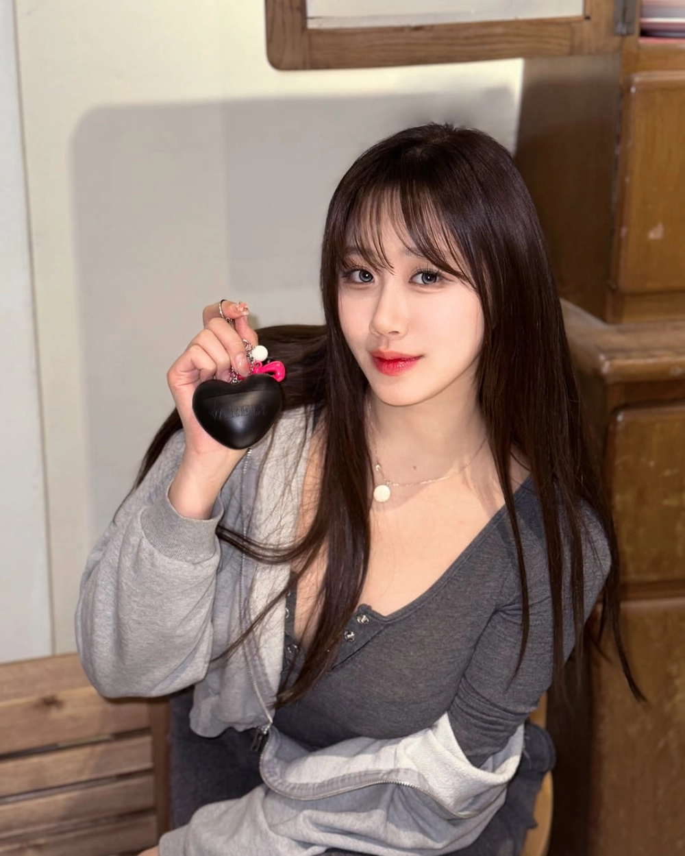 Gái Hàn Quốc dễ thương với phong cách thời trang nữ tính