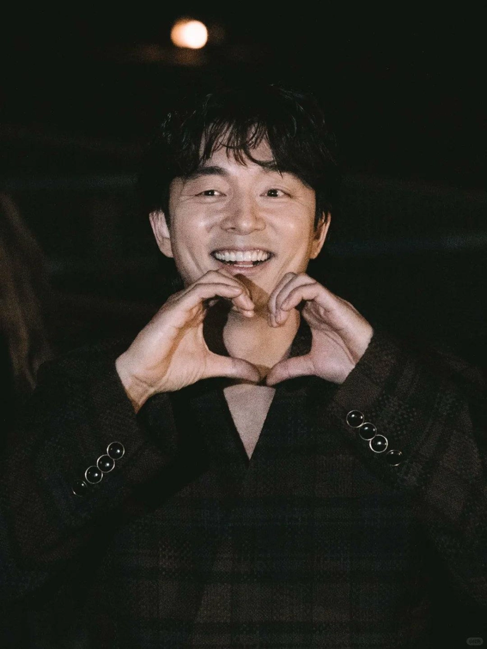 Gong Yoo tuổi ngoài bốn mươi vẫn phong độ