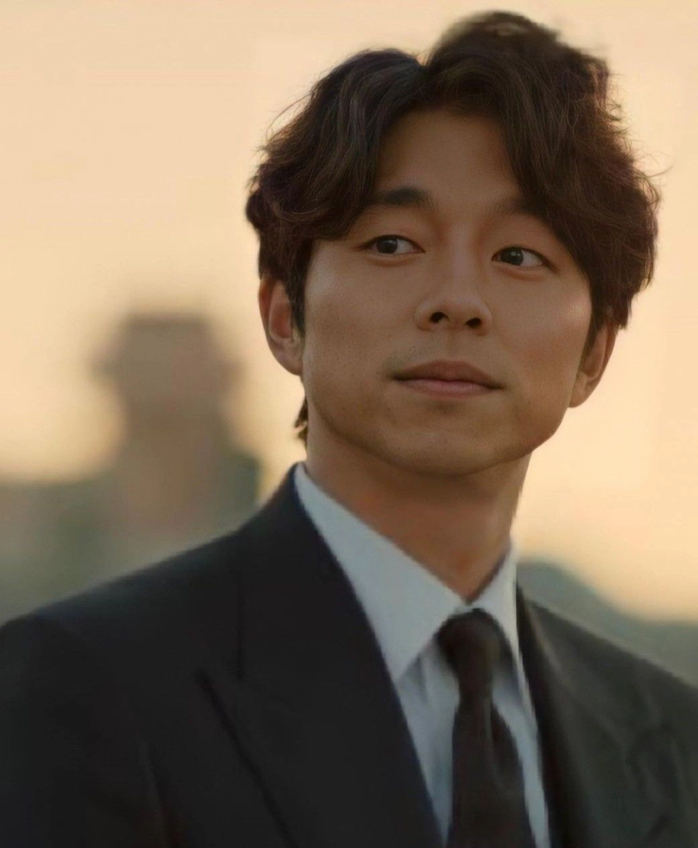 Gong Yoo chiều cao chuẩn người mẫu gây chú ý