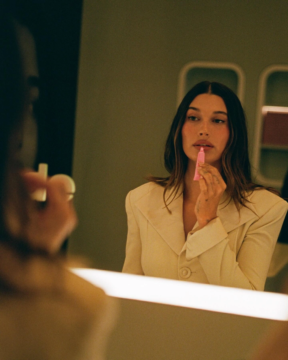 Hailey Bieber age, cô sinh năm 1996 tại bang Arizona Mỹ