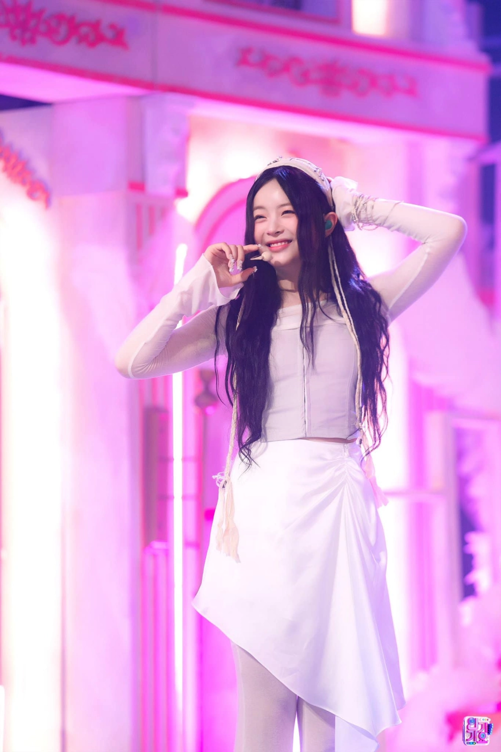 Hanni NewJeans 2025 hứa hẹn bùng nổ với nhiều hoạt động mới