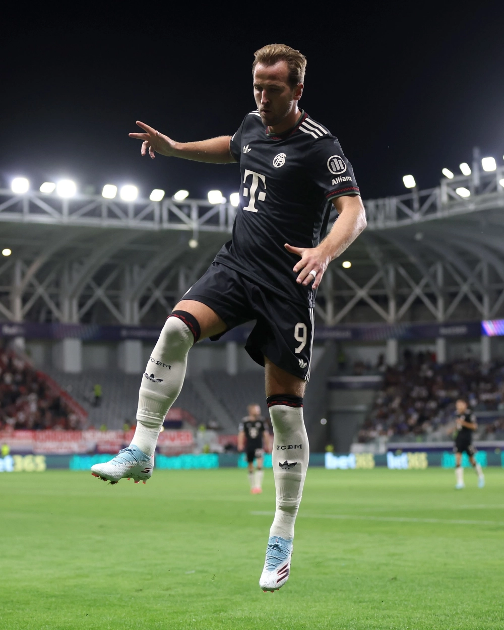 Harry Kane and wife chuyện tình đẹp của ngôi sao tuyển Anh