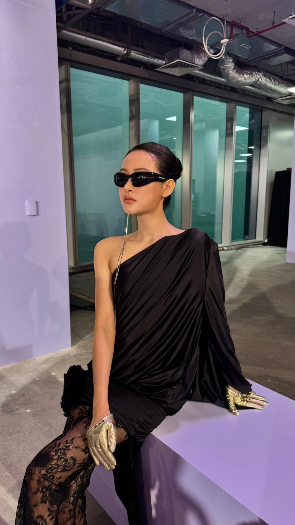 Tóc Hiền Hồ phong cách ngắn cá tính được fan yêu thích