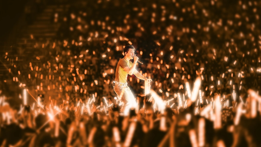 Ảnh Hiếu Thứ Hai lan tỏa thần thái trẻ trung cuốn hút