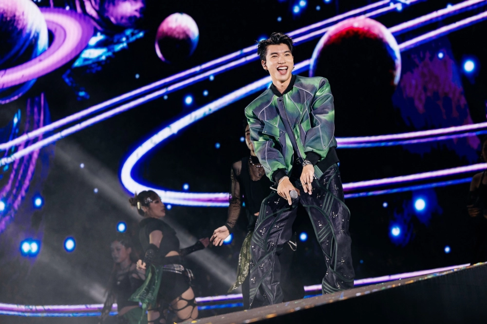 Tóc Hiếu Thứ Hai tạo nên phong cách cá tính độc đáo