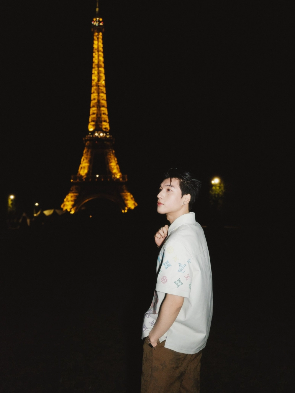 Hình ảnh Hiếu Thứ Hai gắn liền với phong cách trẻ trung