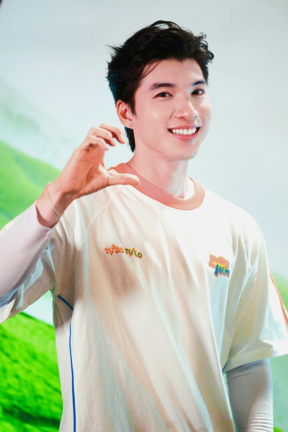 Tiểu sử Hiếu Thứ Hai hé lộ hành trình sự nghiệp âm nhạc