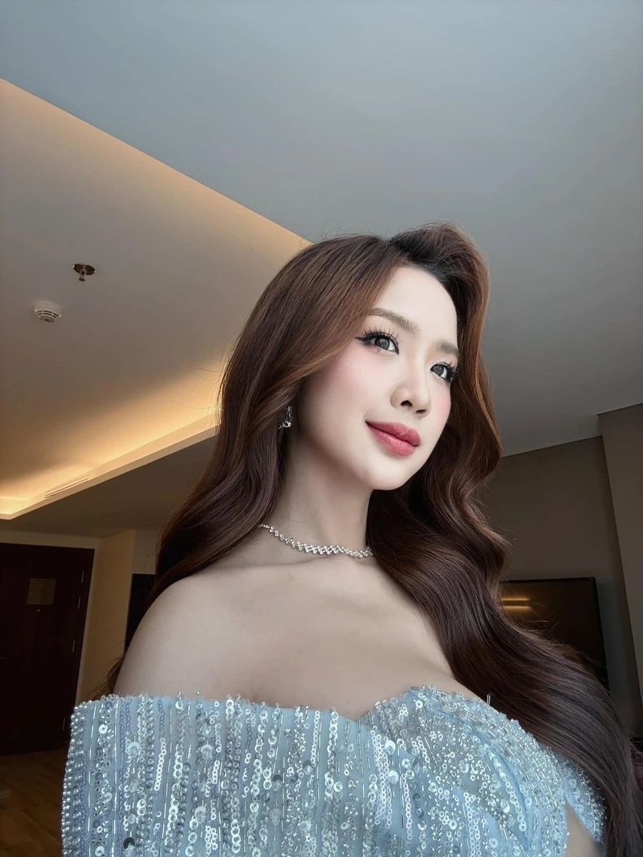 Bộ sưu tập hình nền gái xinh 4k cho máy tính đa dạng, nhiều phong cách