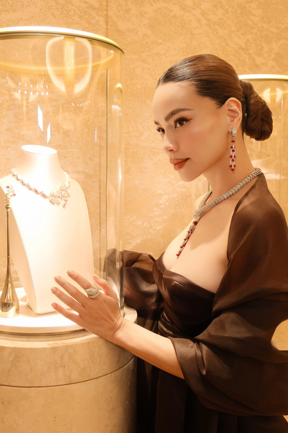 Album Hồ Ngọc Hà được đầu tư chỉn chu độc đáo