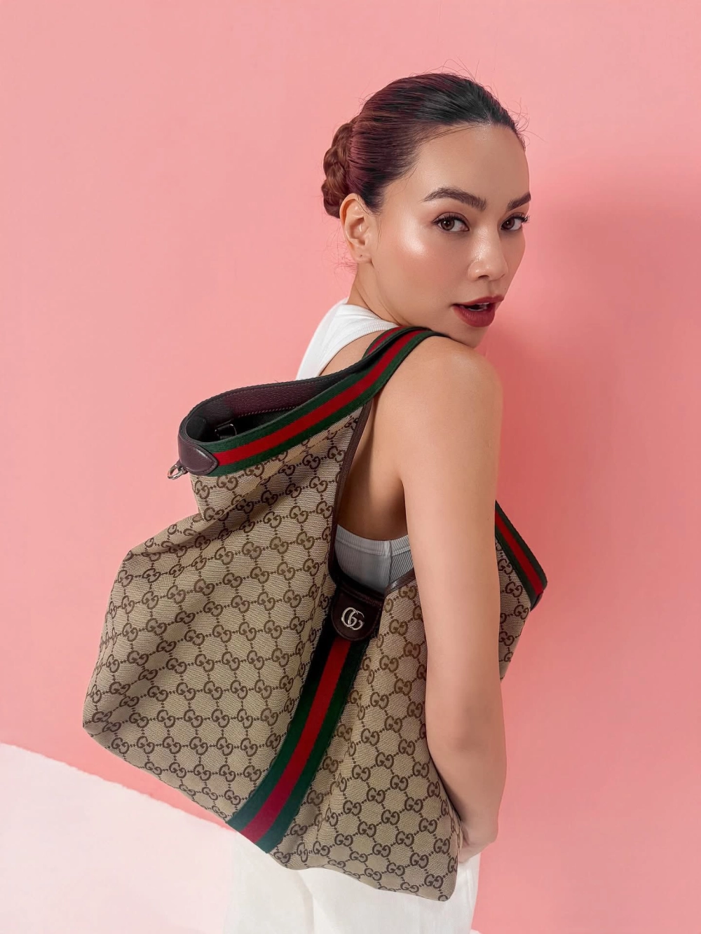 Hồ Ngọc Hà cao bao nhiêu, cô cao 1m72 duyên dáng