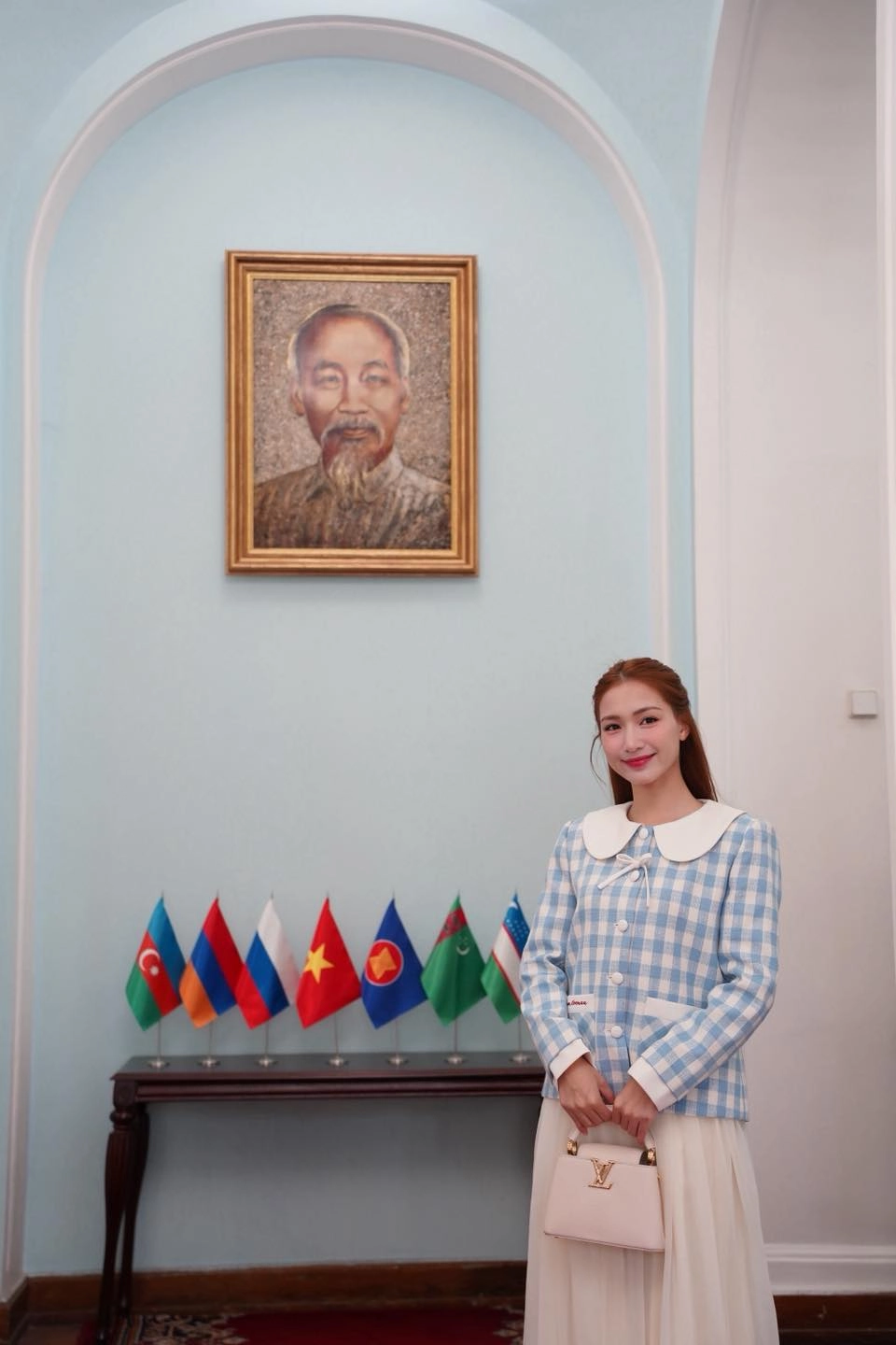 Hòa Minzy karaoke cho fan thỏa sức hát theo idol