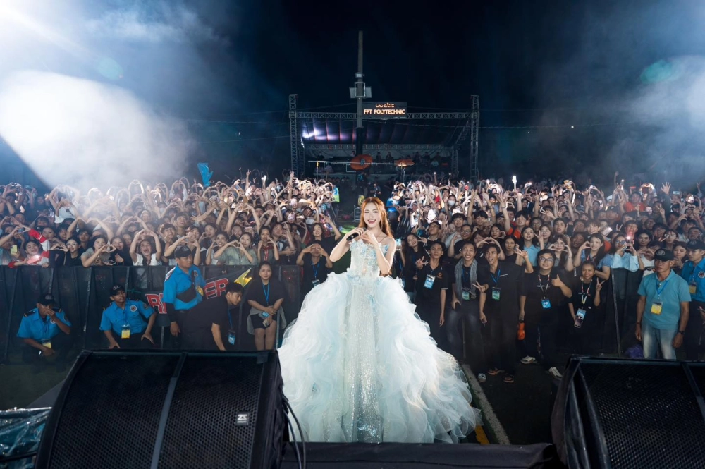 Hòa Minzy ca sĩ trẻ nổi bật với giọng hát nội lực