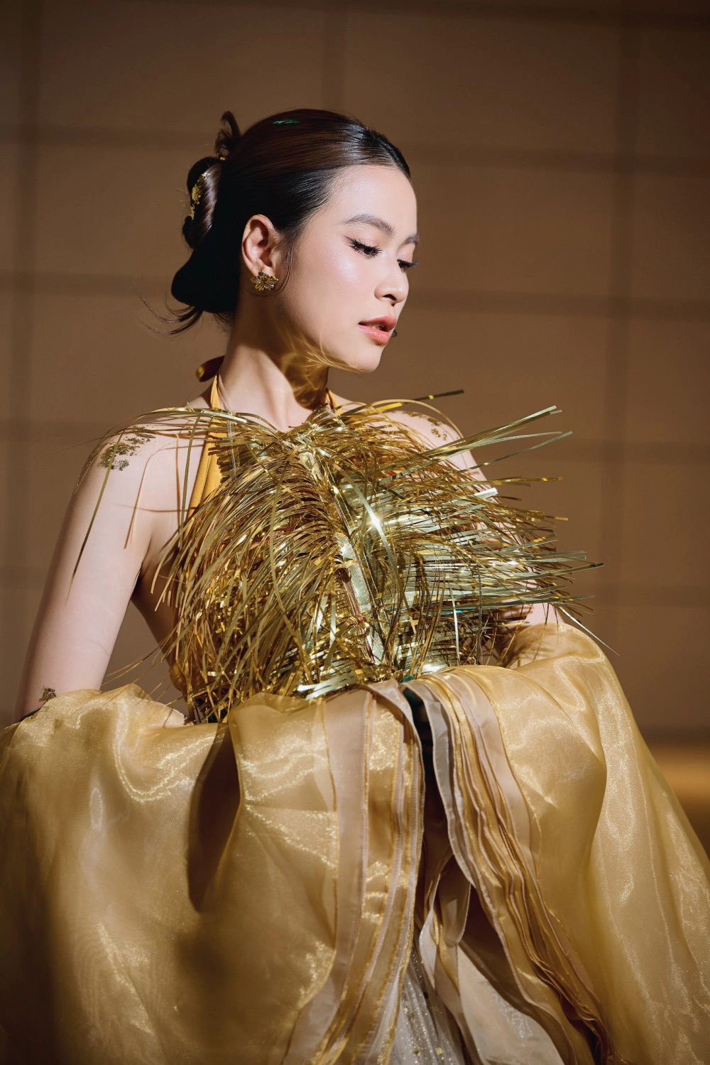 Hoàng Thùy Linh nữ ca sĩ đa tài với phong cách độc đáo