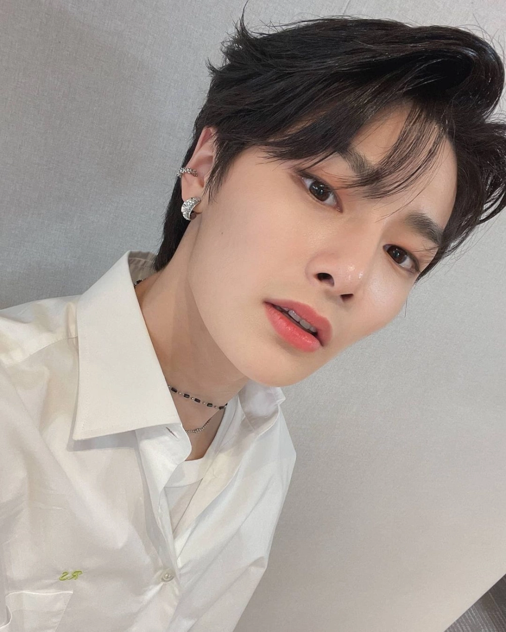 Rapper Hyunjin Stray Kids mang màu sắc mạnh mẽ trong nhạc