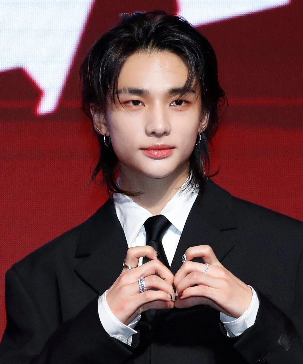 Sinh nhật Hyunjin Stray Kids, anh sinh ngày 20 tháng 3 năm 2000