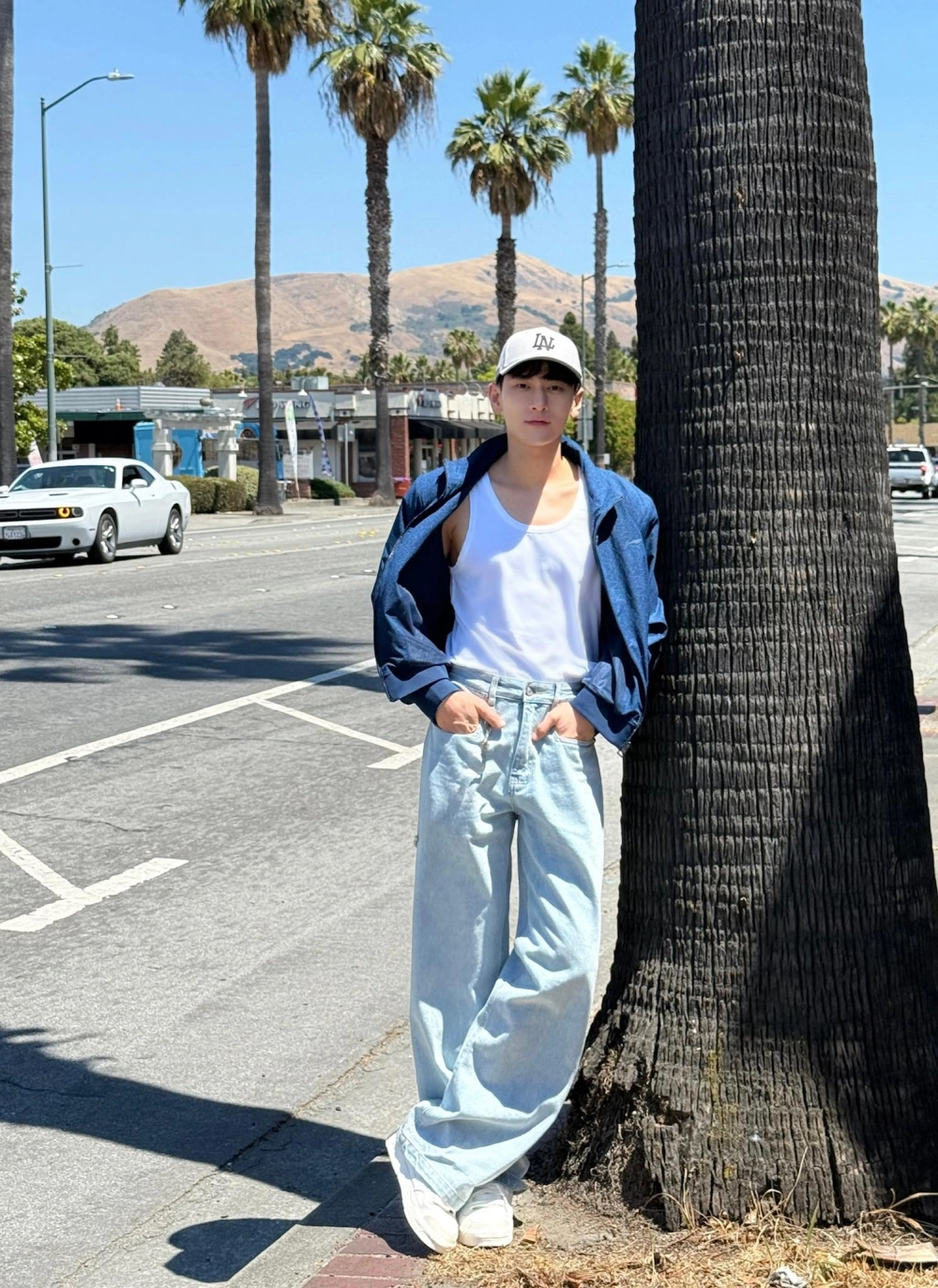 Isaac tiểu sử đầy nỗ lực và niềm đam mê nghệ thuật