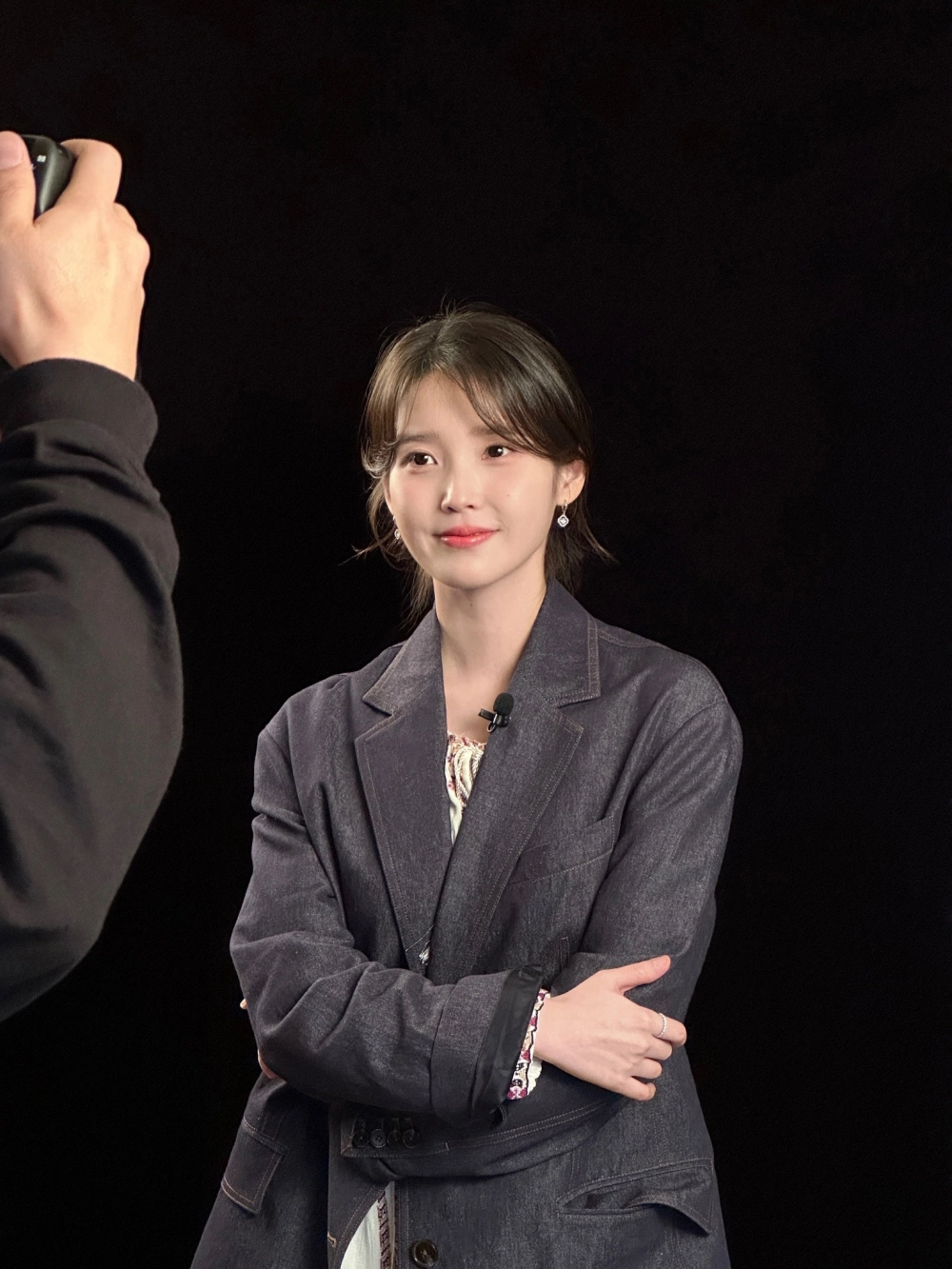 IU Bbibbi thể hiện thông điệp mạnh mẽ cá tính