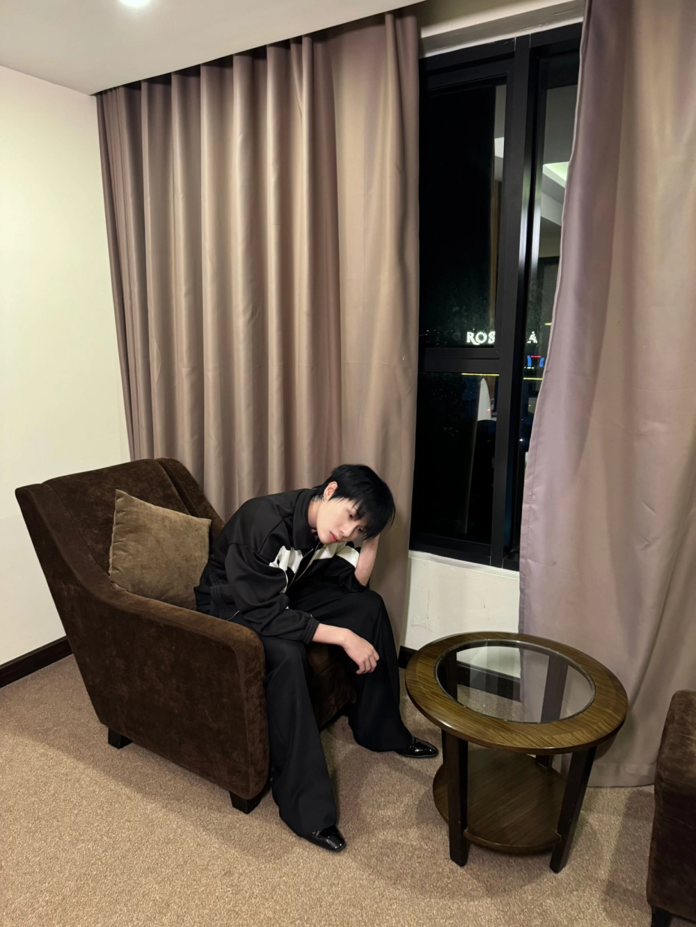 Ảnh Jack J97 lan tỏa thần thái cuốn hút khắp mạng xã hội