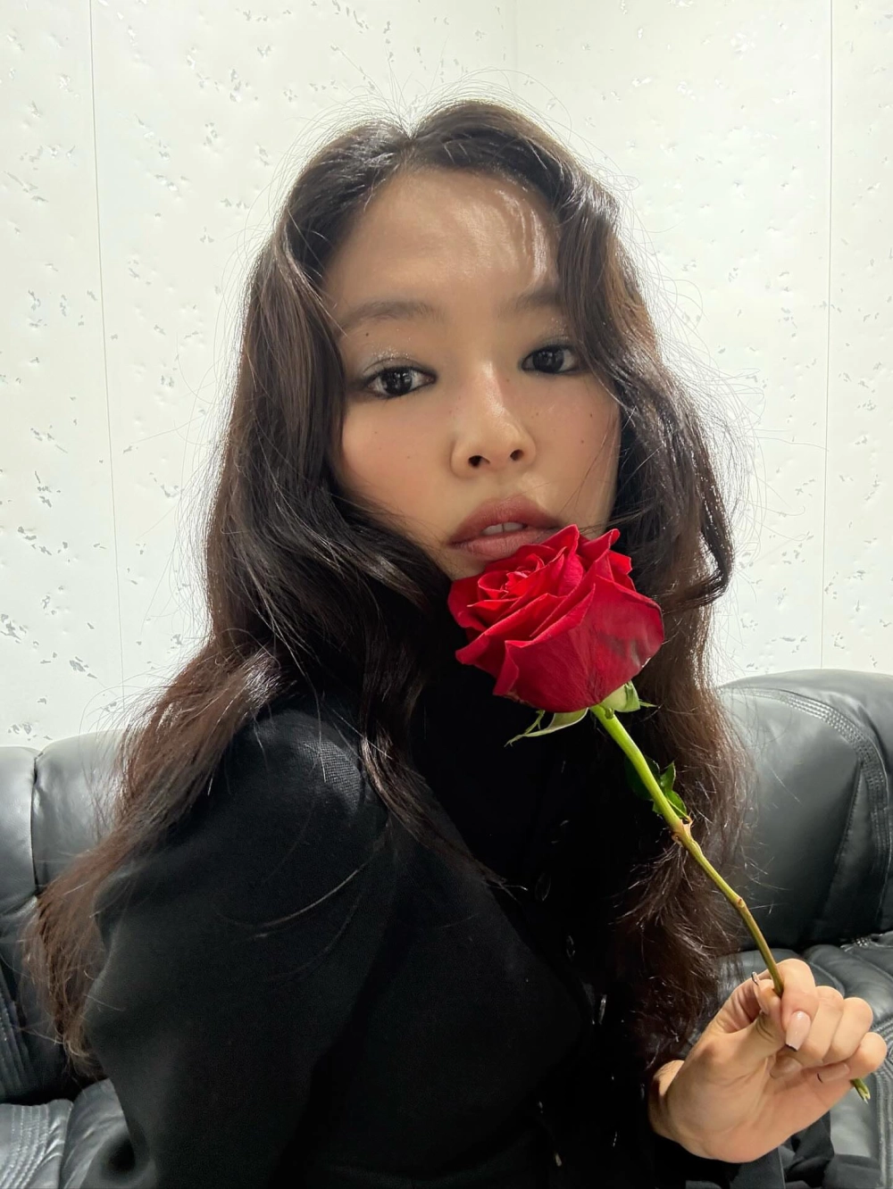 Like Jennie ca khúc solo khuấy đảo cộng đồng fan