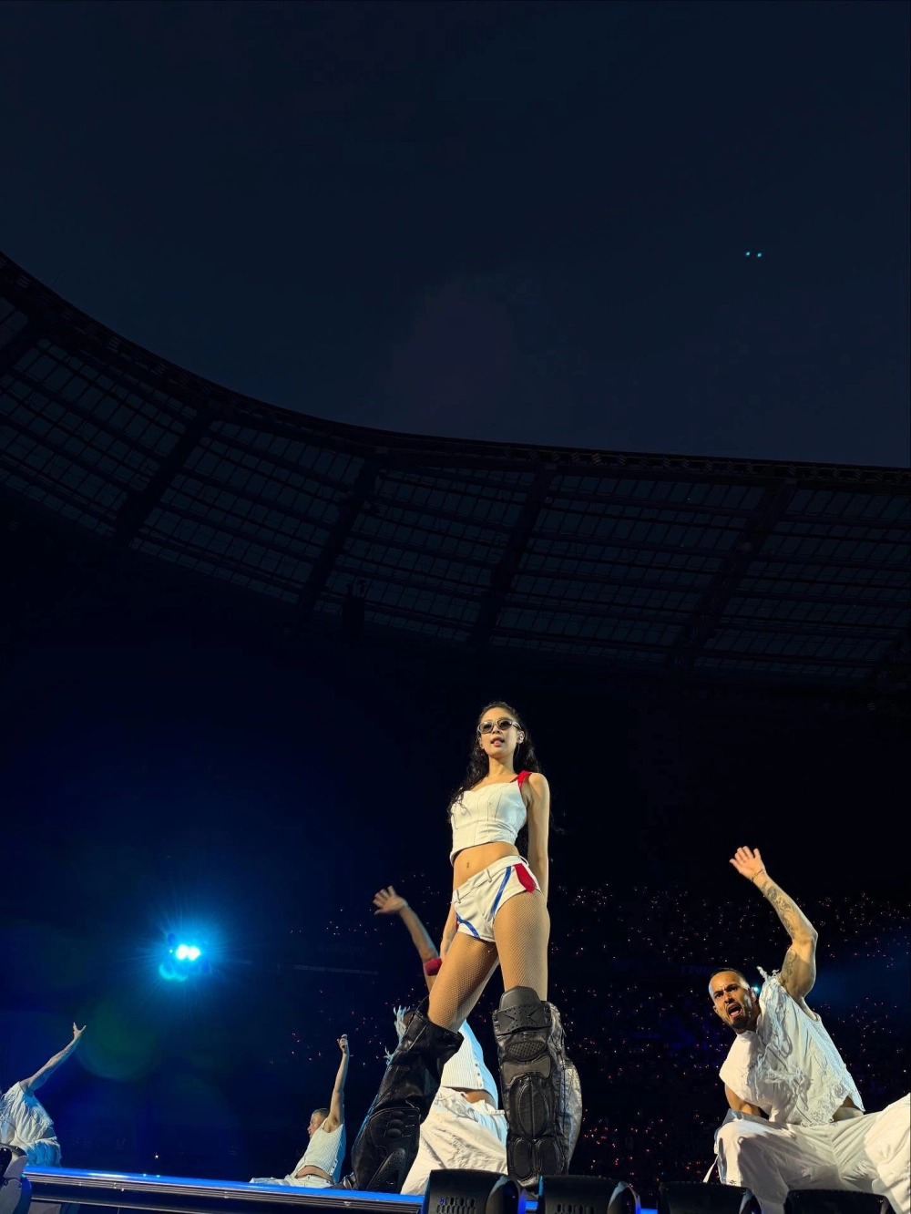 Coachella Jennie biểu tượng âm nhạc nữ quyền tại lễ hội