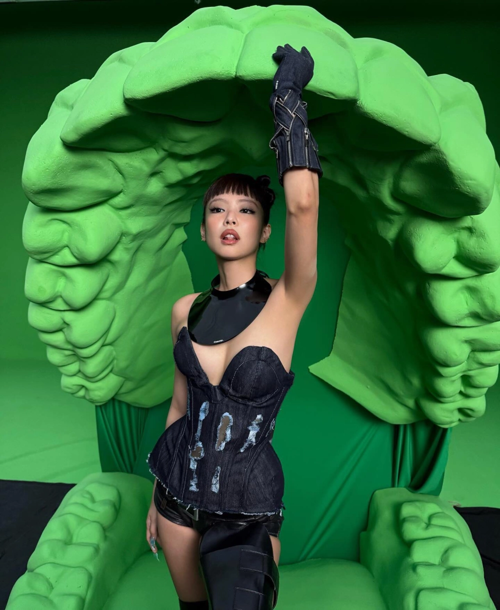 Jennie Instagram trang cá nhân triệu follow gây sốt toàn cầu