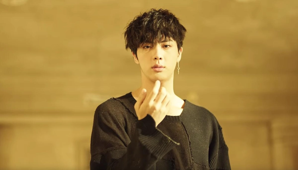 Jin BTS giọng ca ngọt ngào và visual rạng rỡ của nhóm
