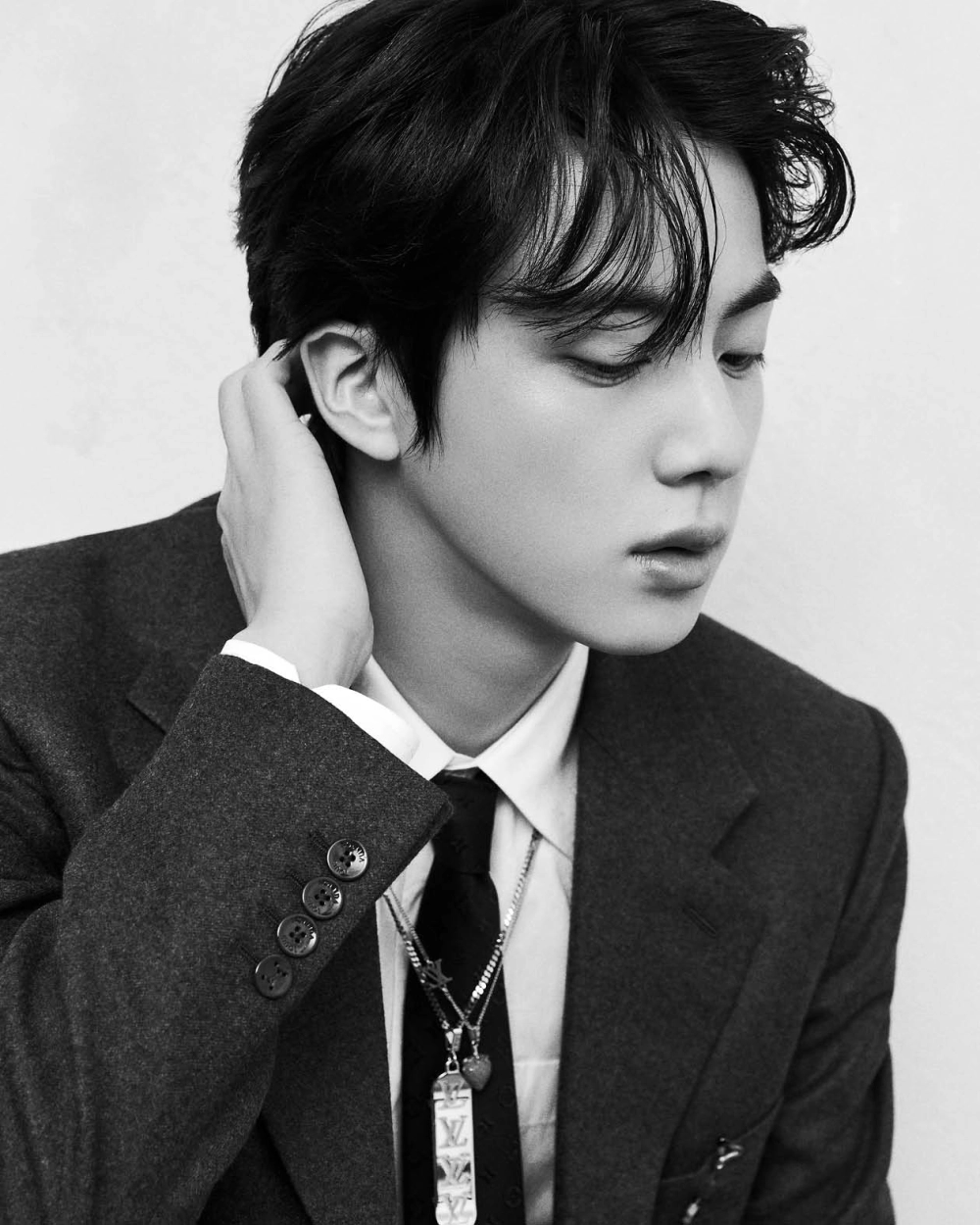 Jin BTS xuất ngũ ngày trở lại được fan mong đợi khắp nơi