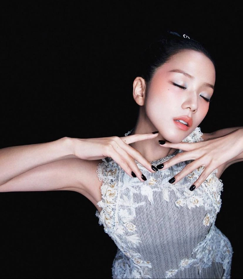 Jisoo đẹp nhan sắc rạng ngời được ca ngợi toàn cầu