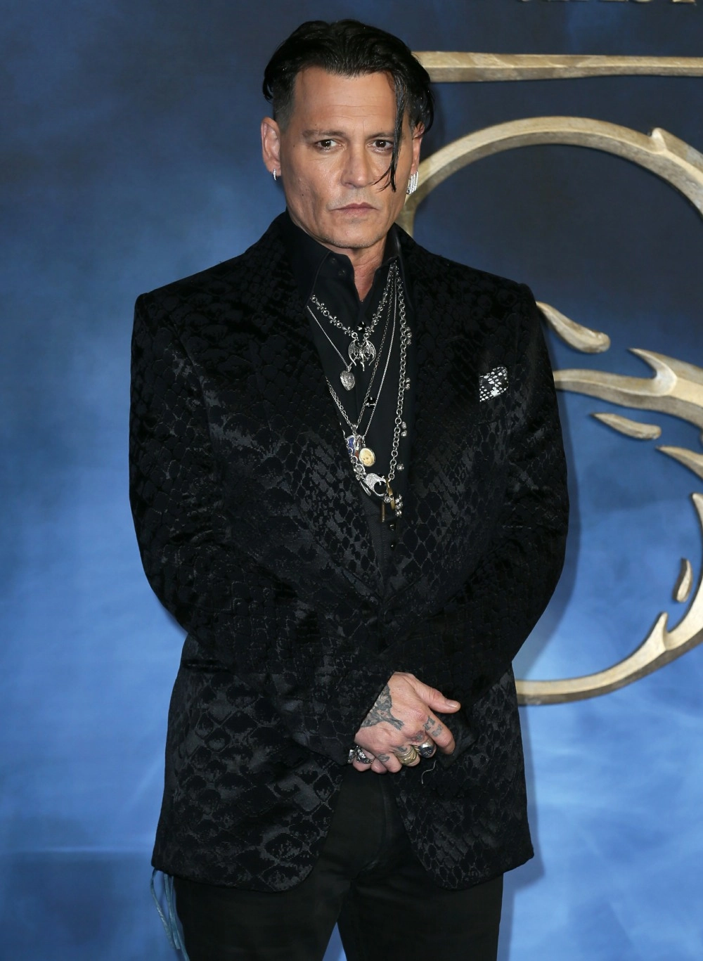 Johnny Depp 90s phong cách thời kỳ hoàng kim lẫy lừng