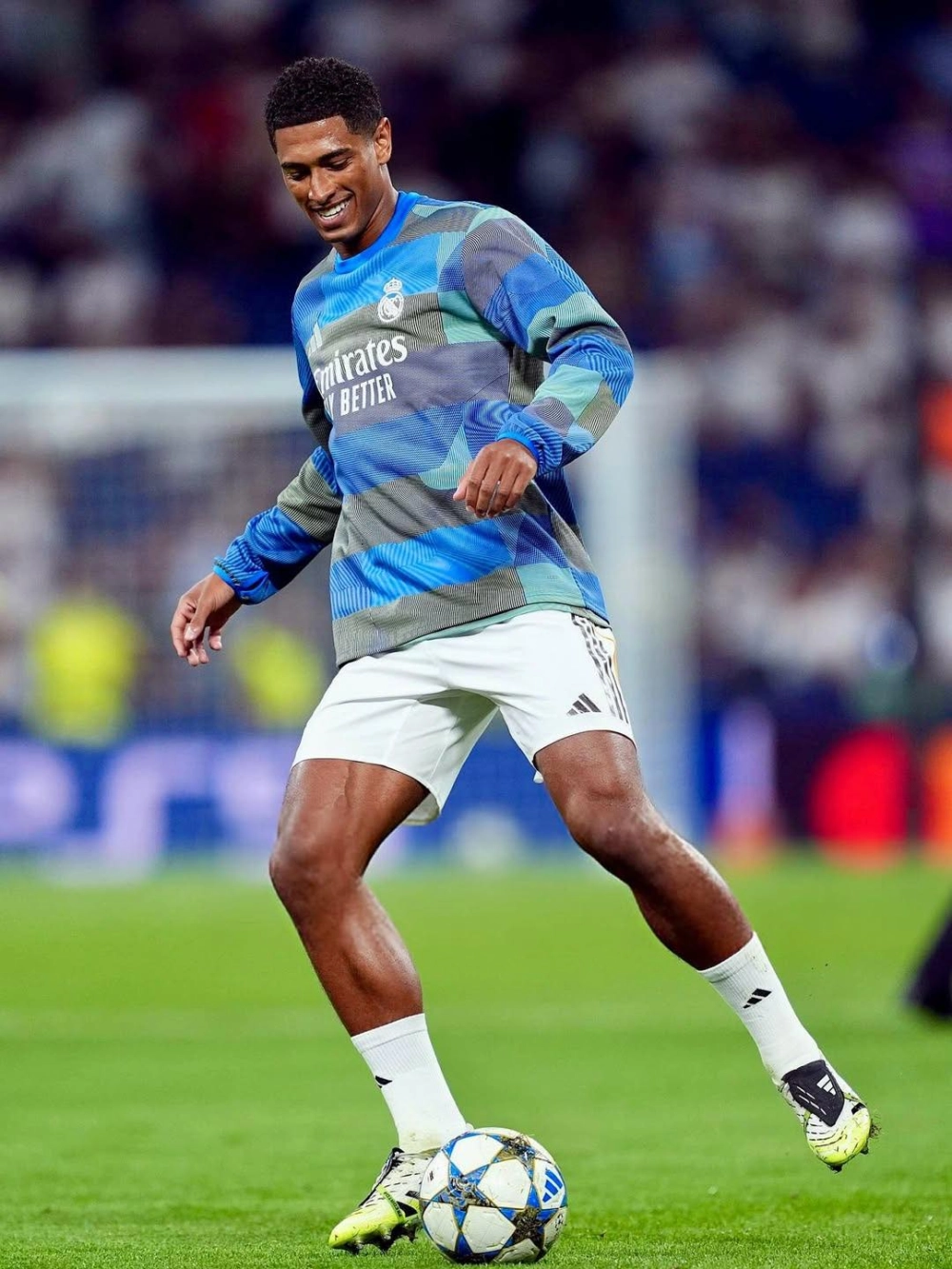 Jude Bellingham boots đôi giày đồng hành cùng những pha lập công