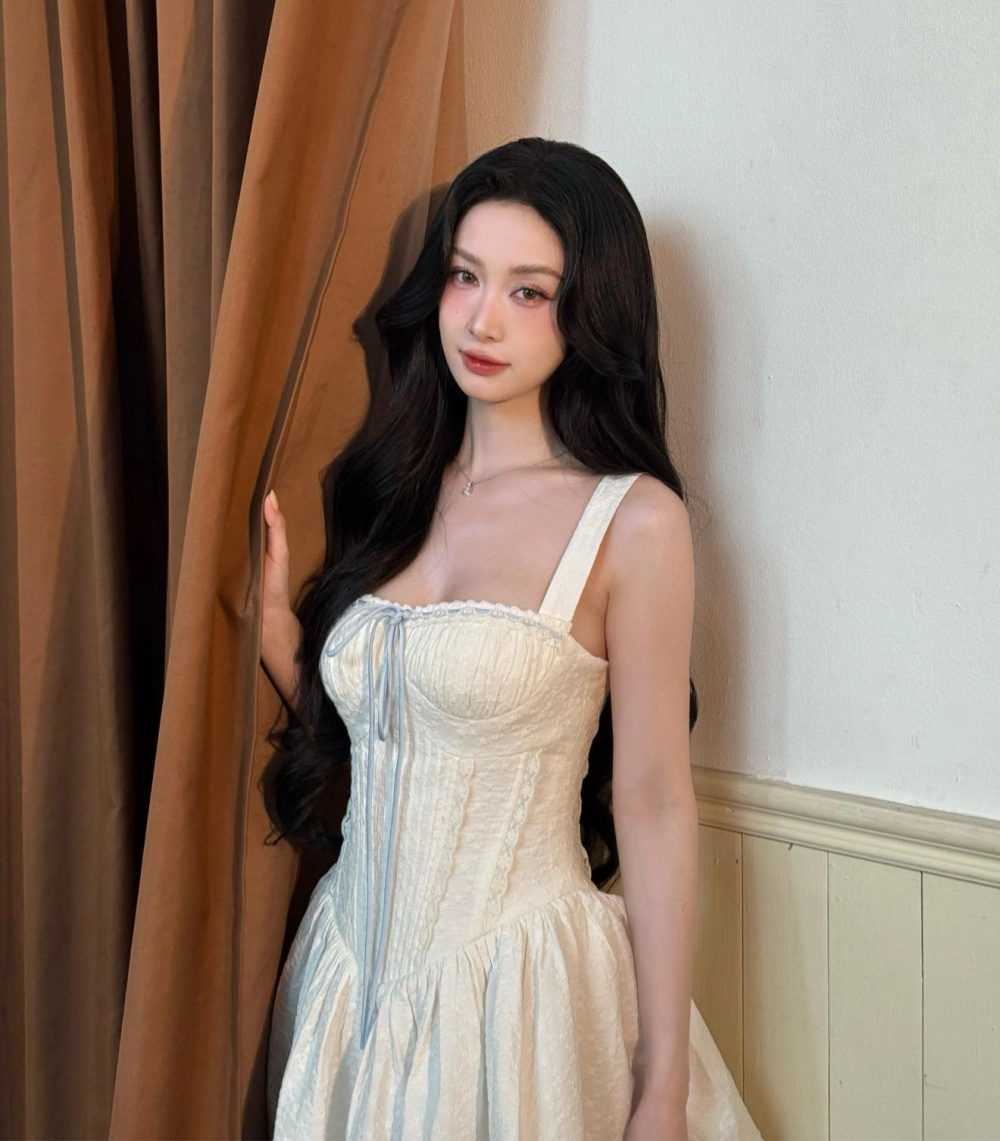 Jun Vũ chiều cao lý tưởng cùng vóc dáng quyến rũ