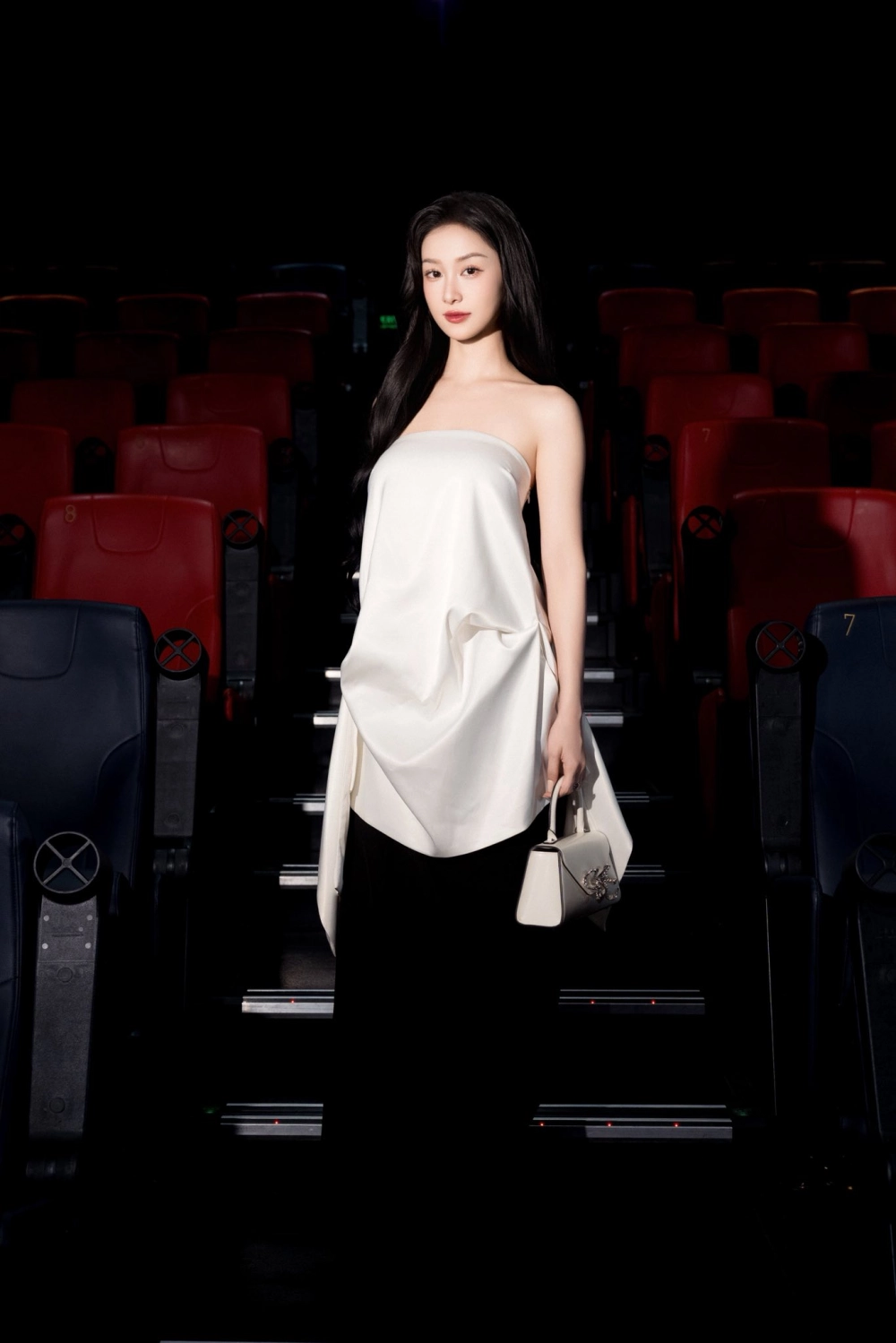 Jun Vũ phong cách nhẹ nhàng nhưng đầy sức hút