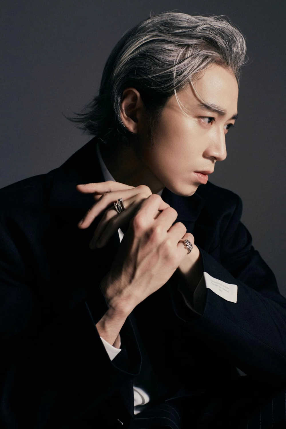 Karik cao bao nhiêu, anh cao khoảng 1m80