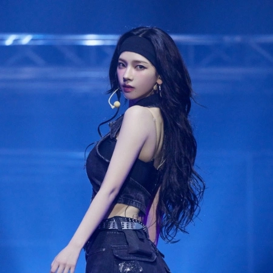 Karina aespa thần tượng Kpop đầy quyến rũ