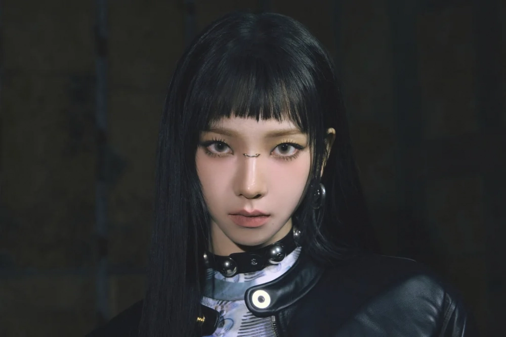 Idol Karina aespa nổi bật với khí chất lạnh lùng và cuốn hút