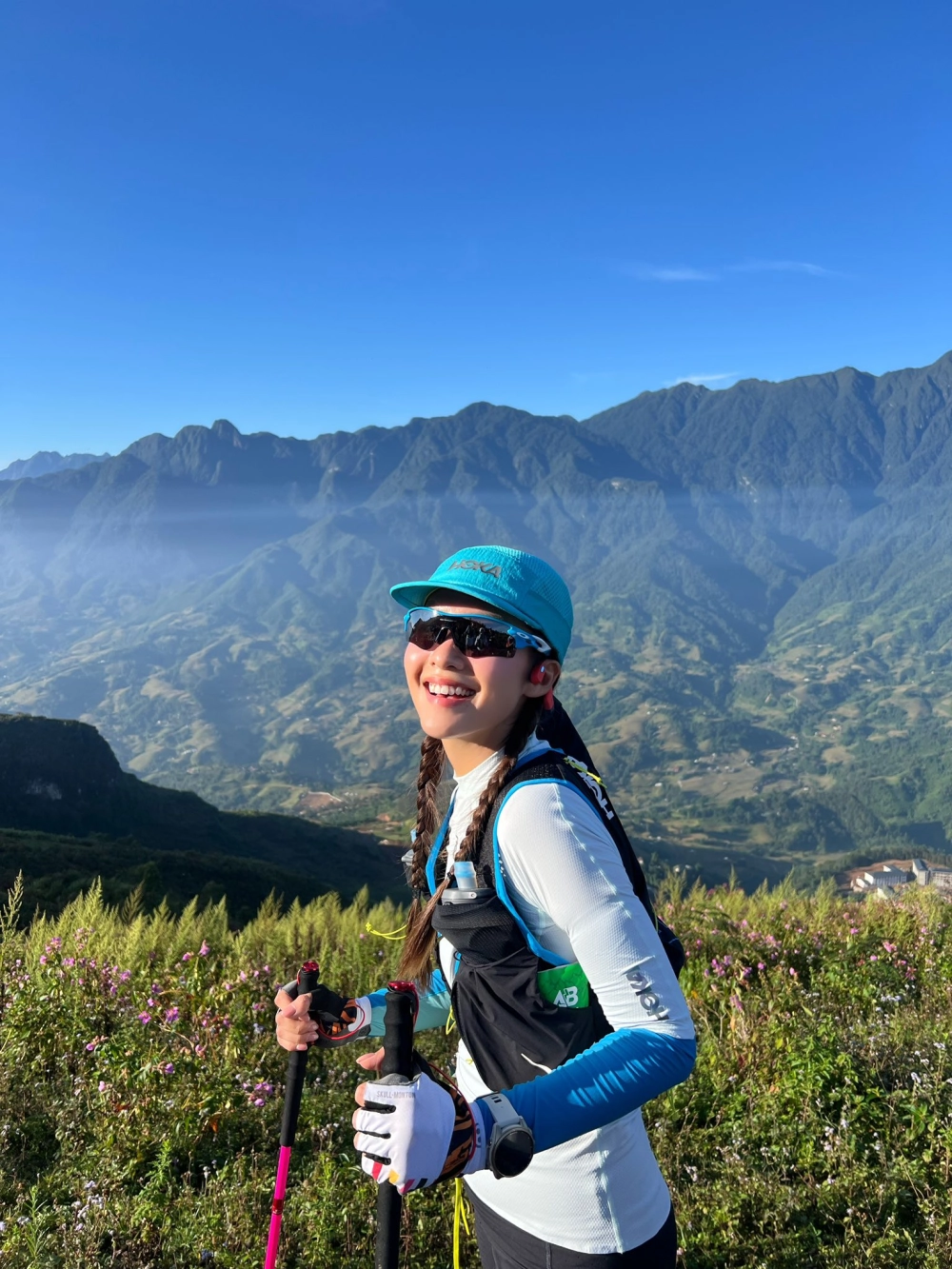 Diễn viên Khả Ngân gây ấn tượng với nụ cười tỏa nắng