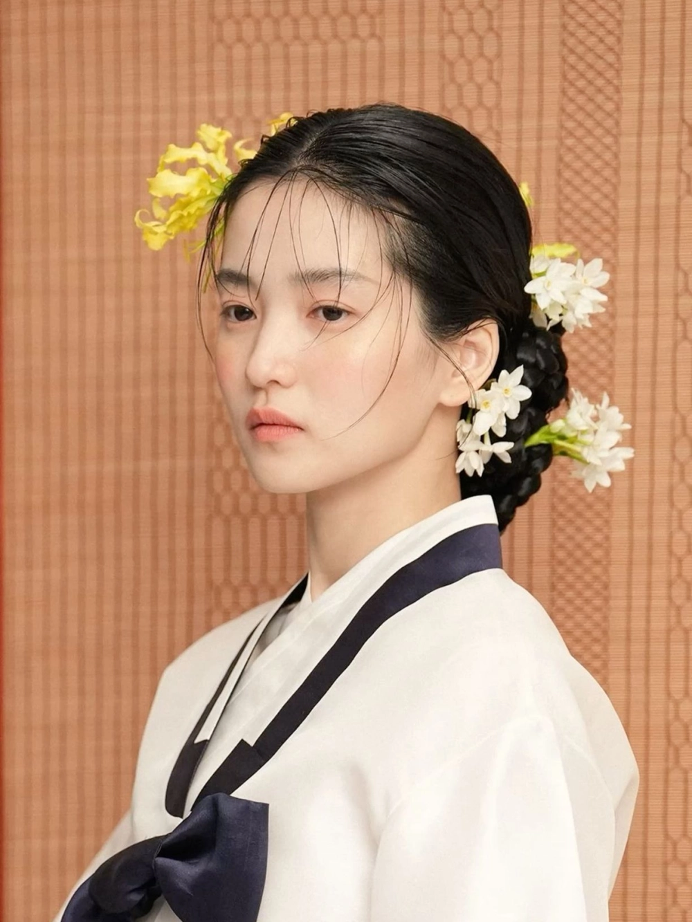 Diễn viên Kim Tae Ri tài sắc vẹn toàn của làng phim Hàn