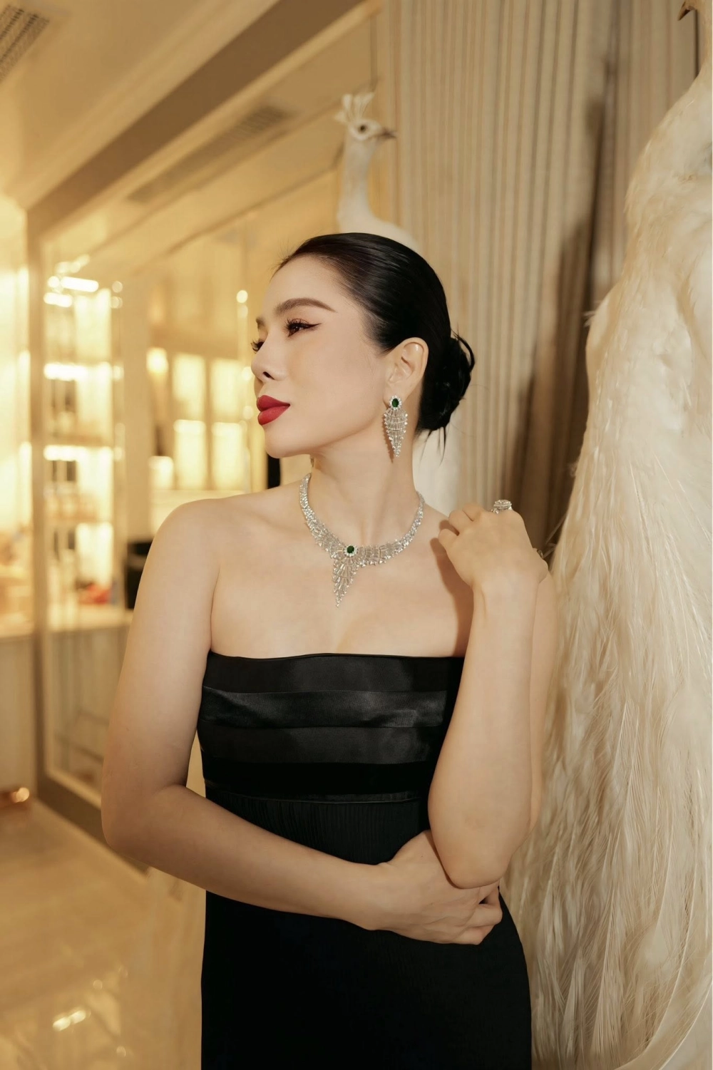 Lệ Quyên remix mang màu sắc hiện đại cuốn hút